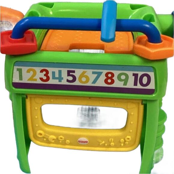 Fisher-Price Small Puppy Dog Themed Plastic Sound Making Car Wash Playset - Picture 2 of 6